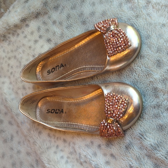 Soda size 1 Girls Rose Gold Bow Flats - Picture 1 of 4